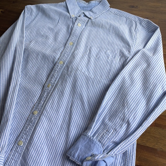 Button down - Picture 3 of 4